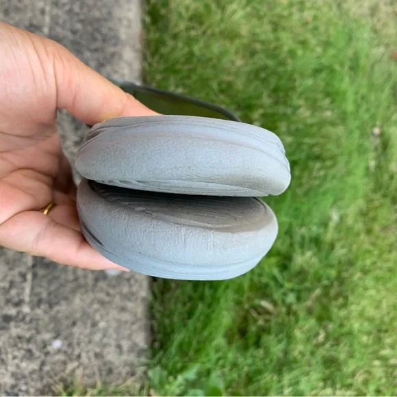 Columbia Men's green and Gray Flip Flops | Size 9 - Picture 6 of 10